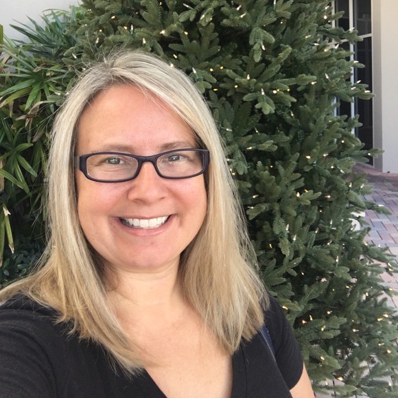 Meet your Posher, Leslie - Picture 1 of 1